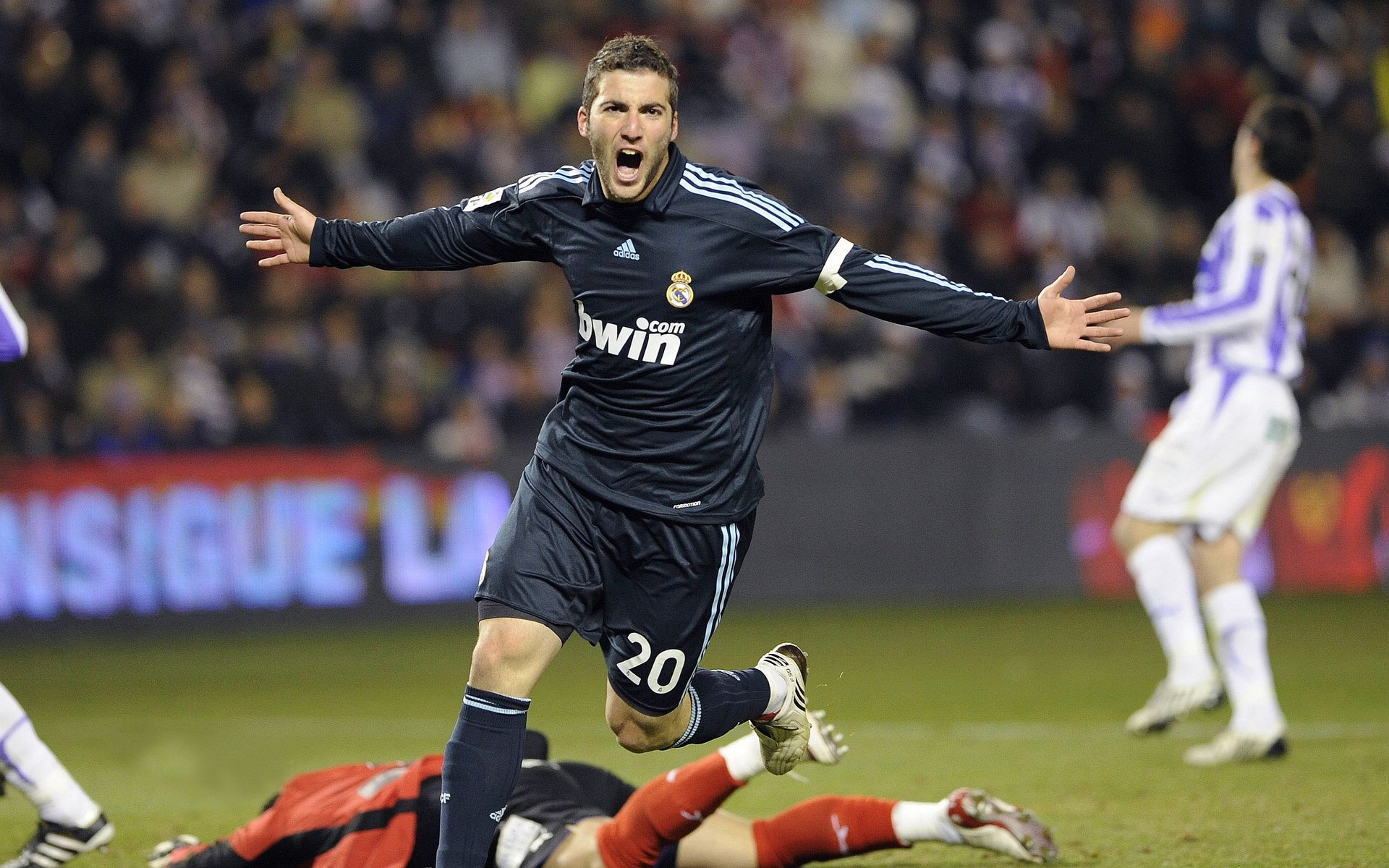 _魔术队士气大振，逆转强敌获胜_，魔术队百度百科